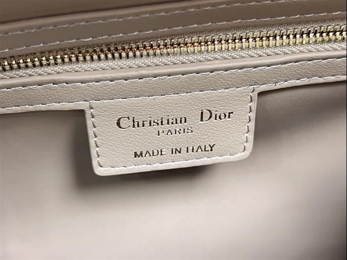 2025228Y720P211433320