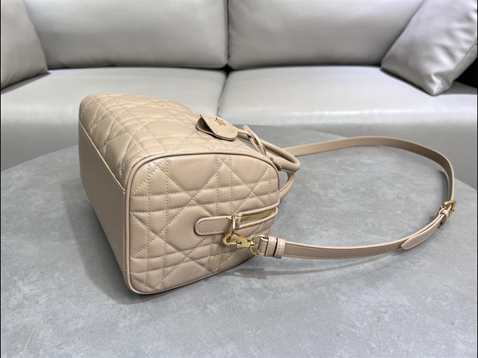 2025228Y720P211433352