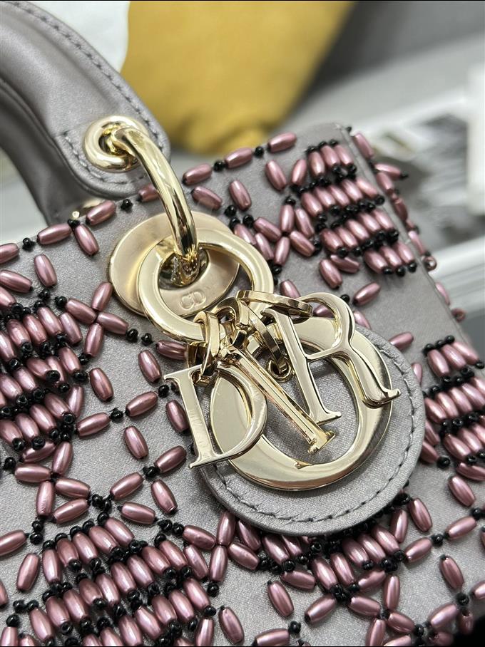 2025228Y1100P20457997