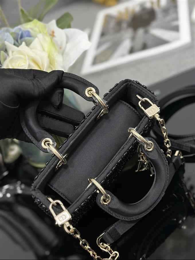 2025228Y1100P20458152