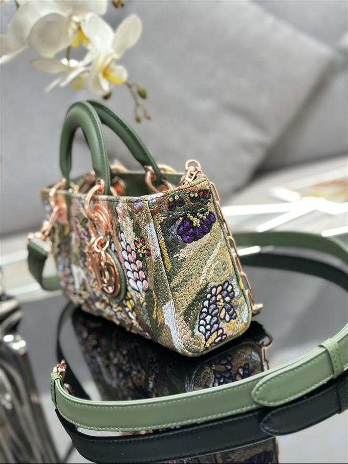 2025228Y1150P20458374