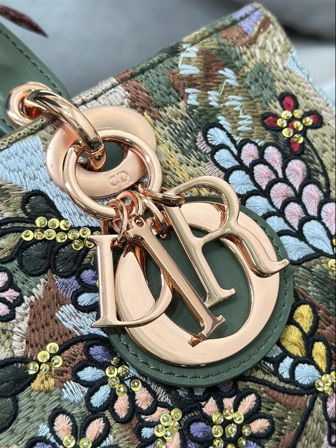 2025228Y1150P20458420