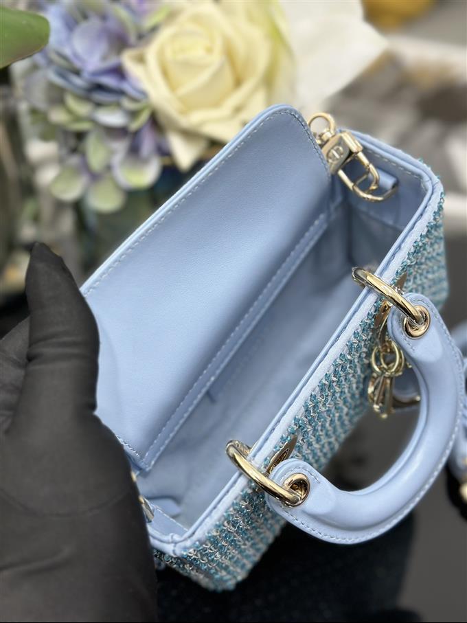 2025228Y1280P204518277