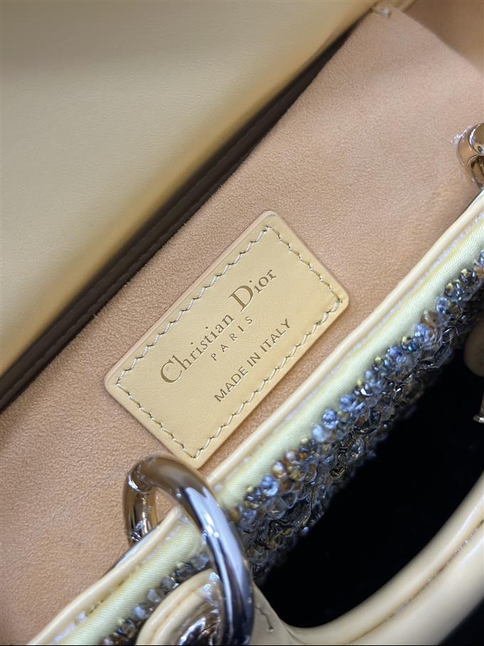 2025228Y1660P204519284