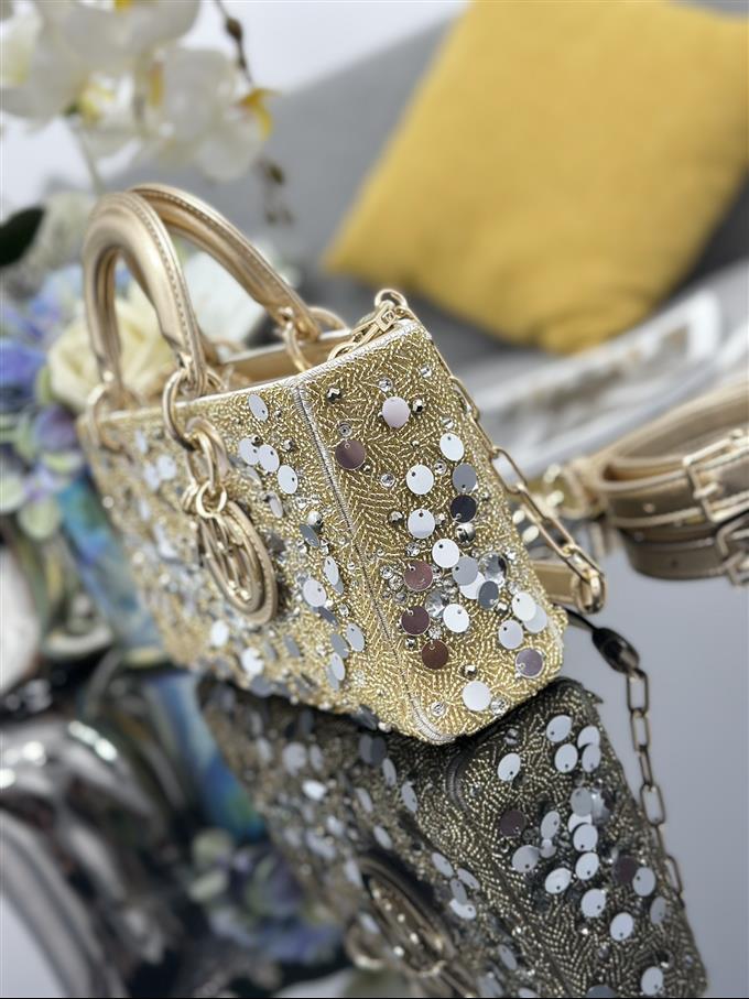 2025228Y1750P204519470