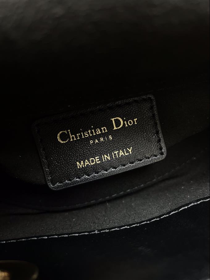 2025228Y600P20444362