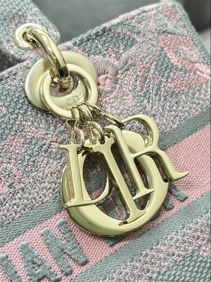 2025228Y600P20459848