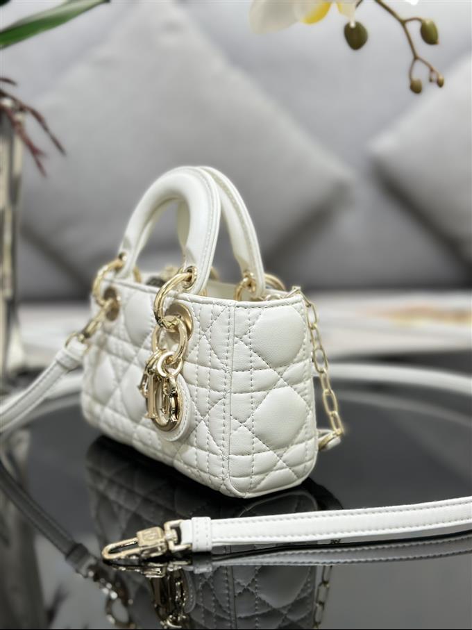 2025228Y600P20459942