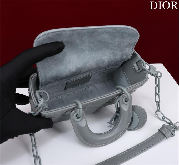 2025228Y650P204352405