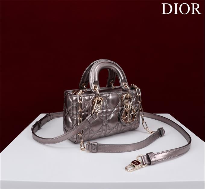 2025228Y650P204352784