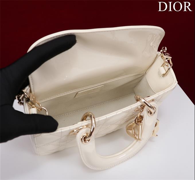 2025228Y650P204353790