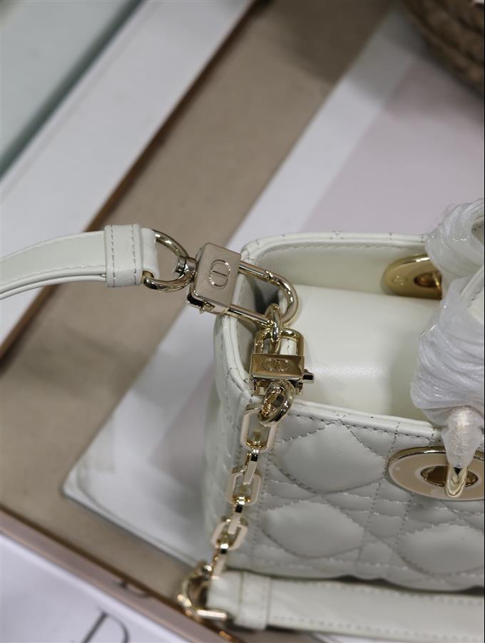 2025228Y650P204353886