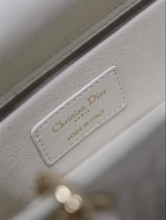 2025228Y650P204353965