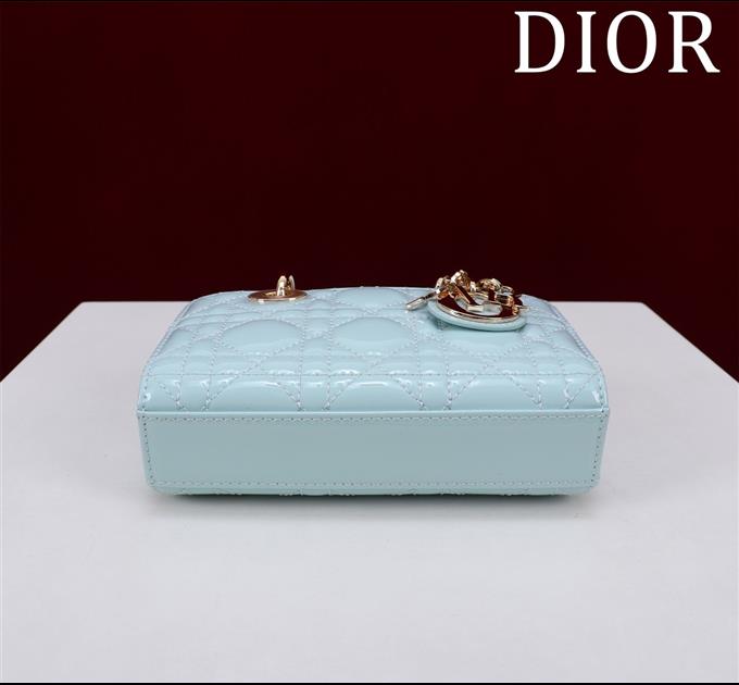 2025228Y650P204354184