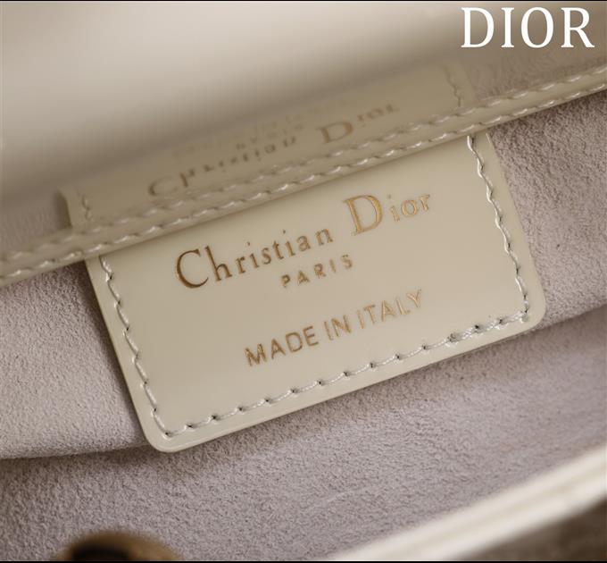 2025228Y650P204354671