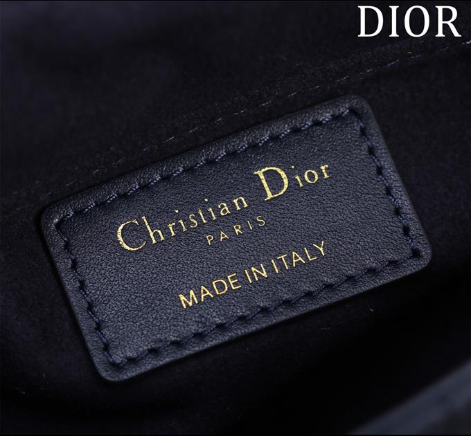 2025228Y650P204355377