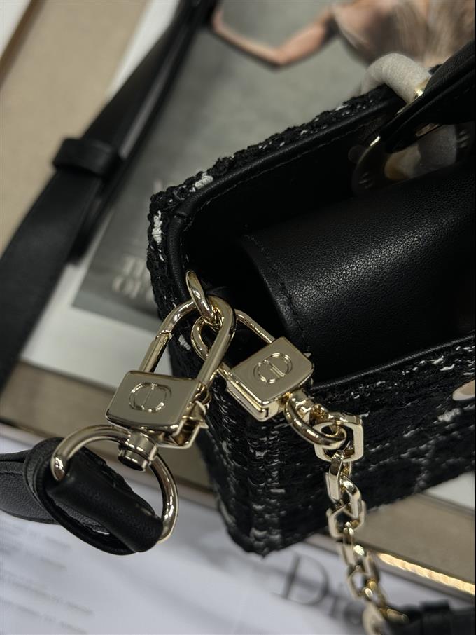 2025228Y650P20444424