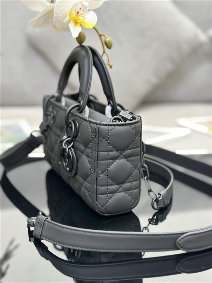 2025228Y650P20451197