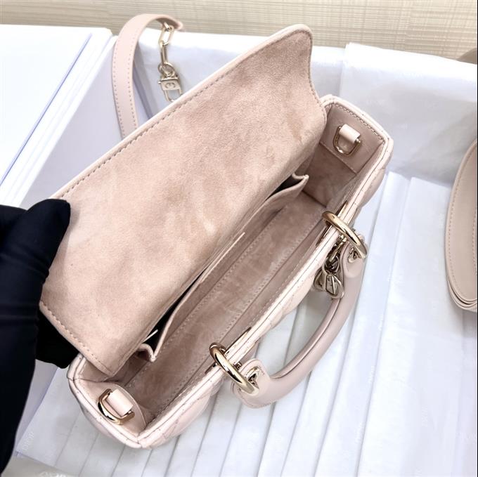 2025228Y650P204519801