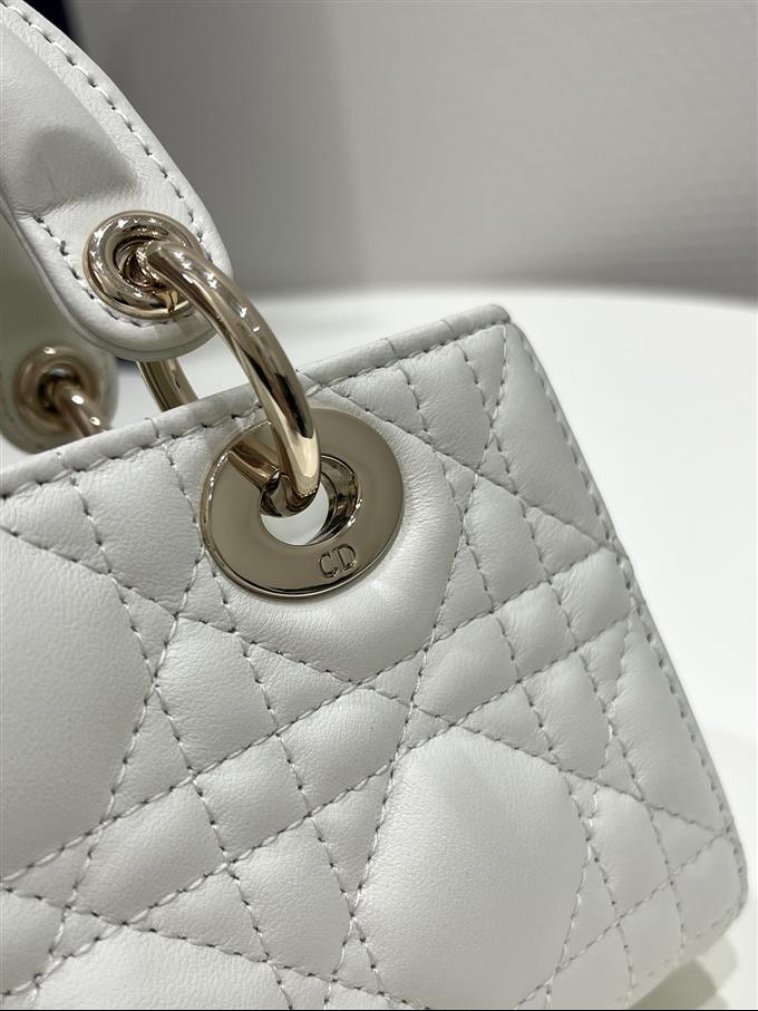 2025228Y650P215710163