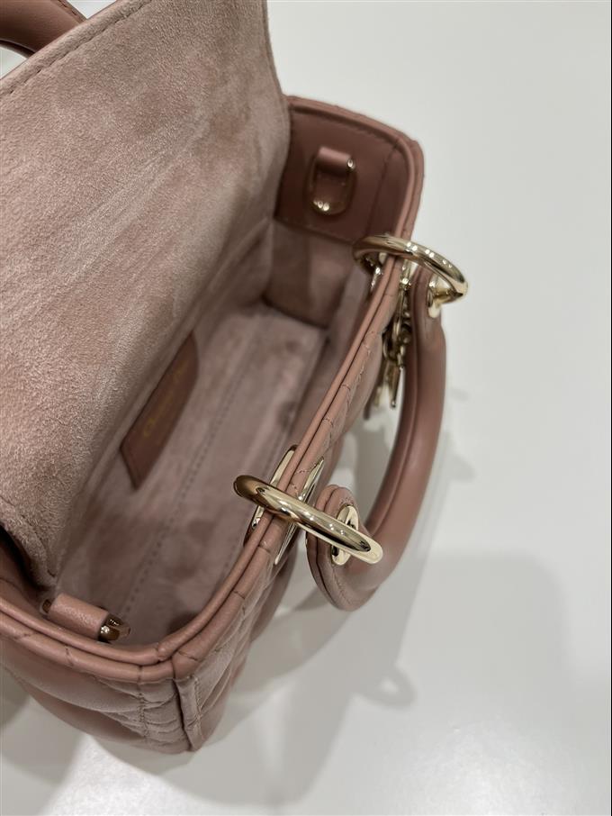 2025228Y650P215710365