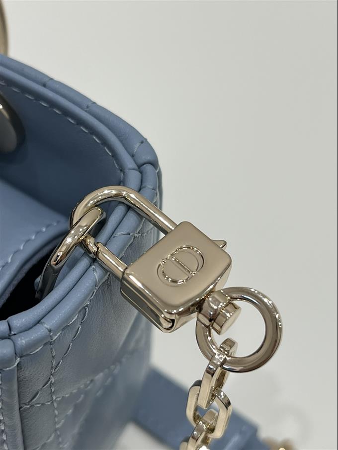 2025228Y650P215710428