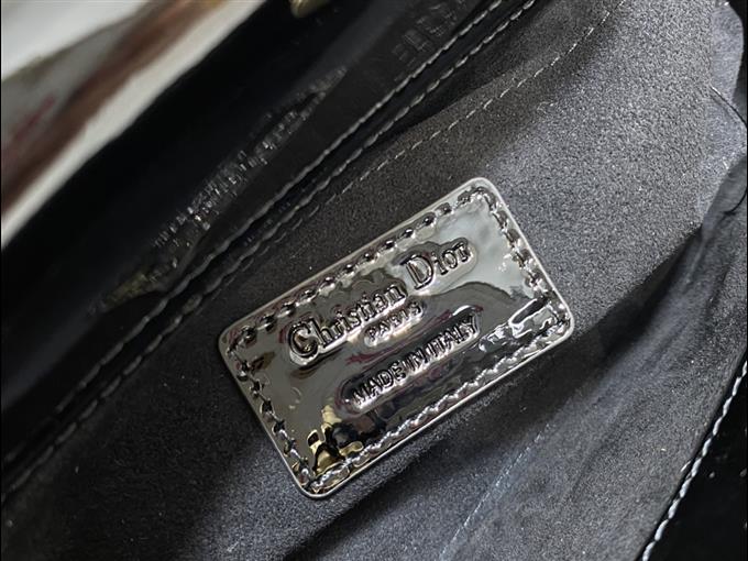 2025228Y650P21579680