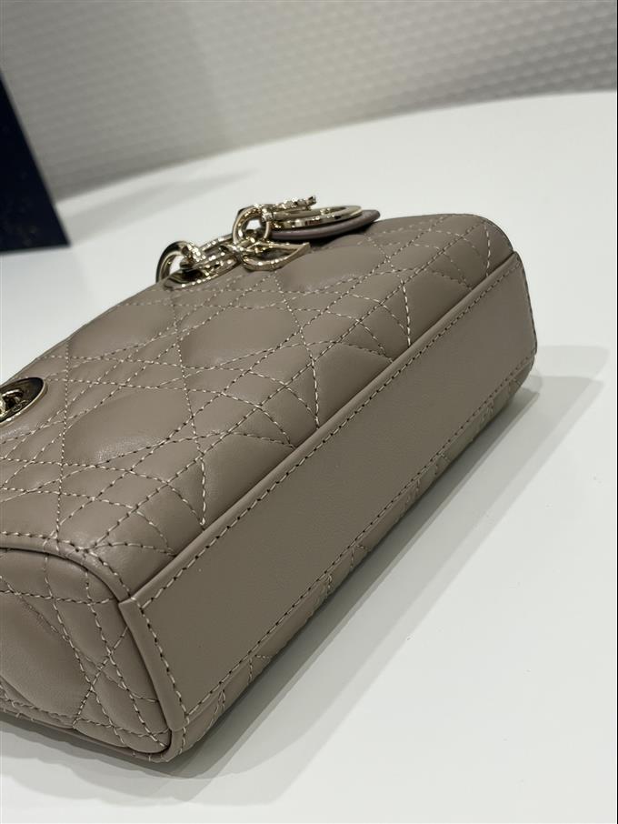 2025228Y650P21579758