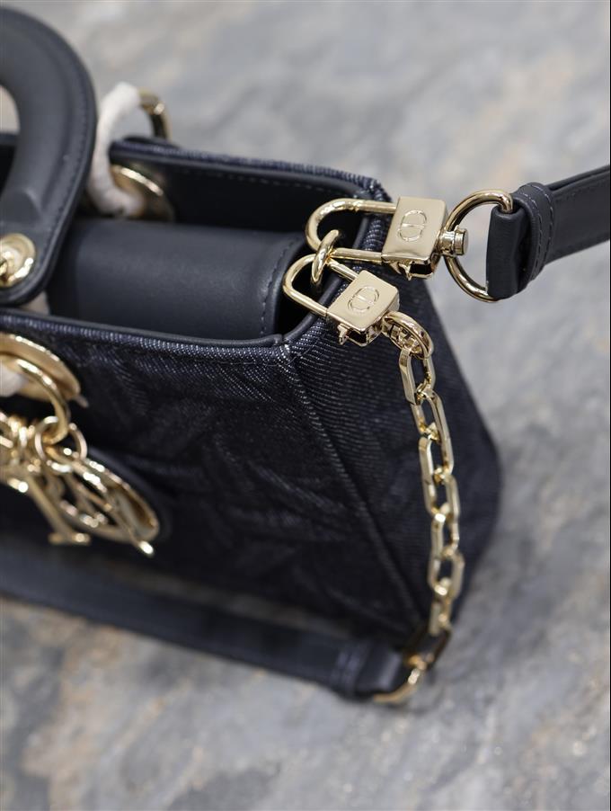 2025228Y680P20457413