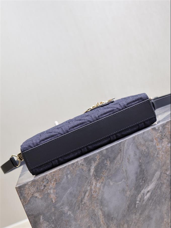 2025228Y680P20457429