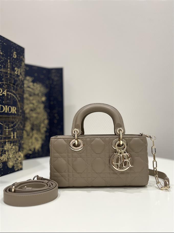 2025228Y680P215710677