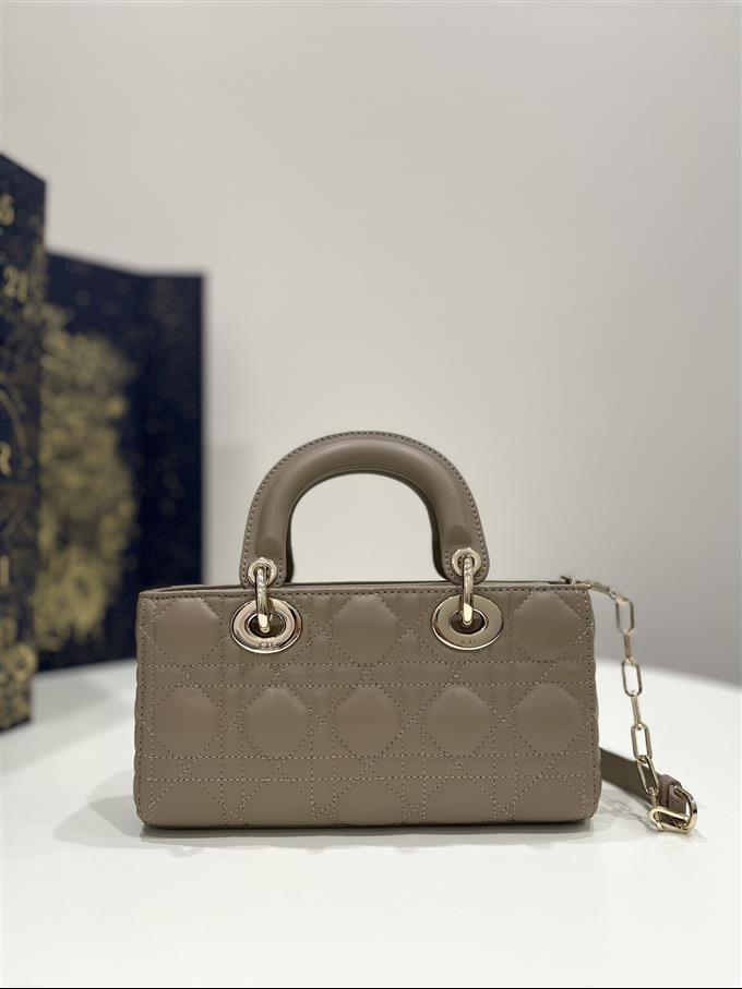 2025228Y680P215710772