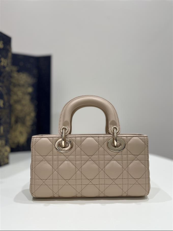 2025228Y680P21571136