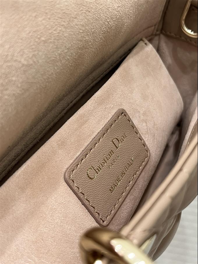 2025228Y680P215711504