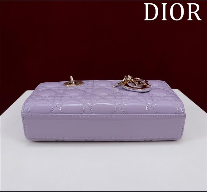 2025228Y700P20435610