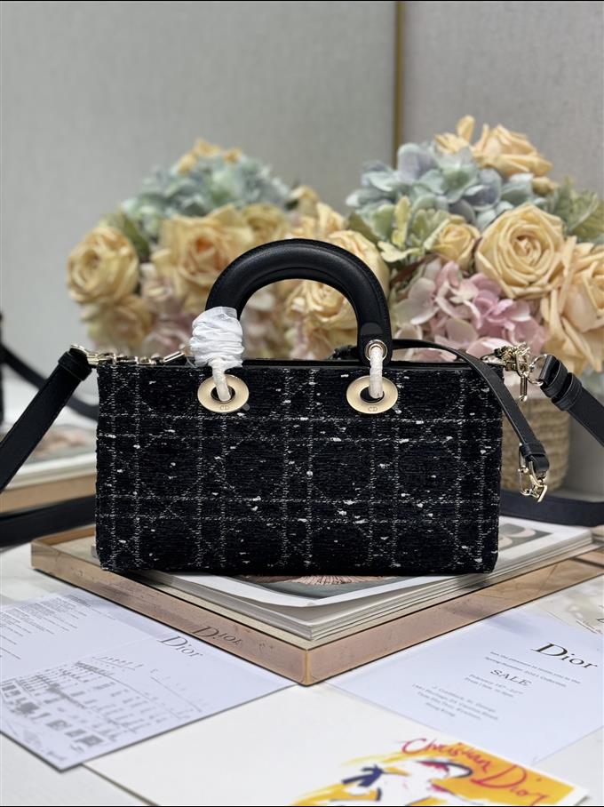 2025228Y700P20444612