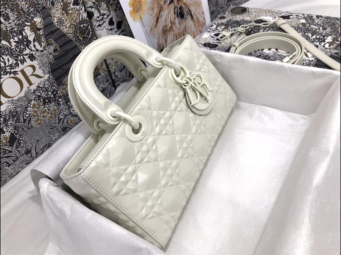 2025228Y700P204514121