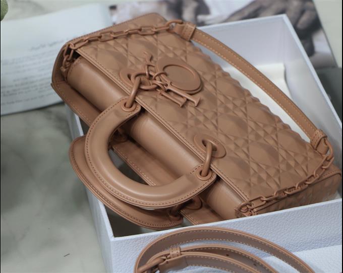 2025228Y700P204514717