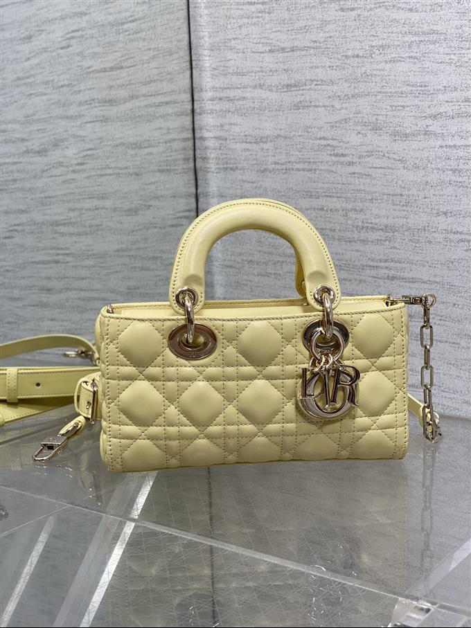 2025228Y700P215711959