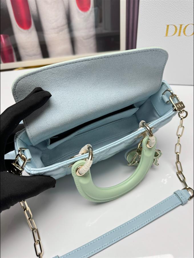 2025228Y750P20444801