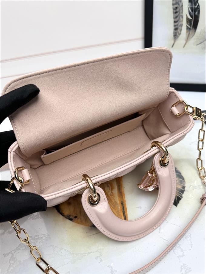 2025228Y750P204515965