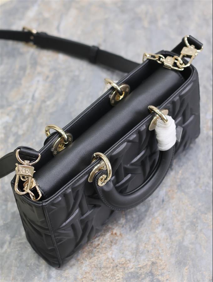 2025228Y750P204516423