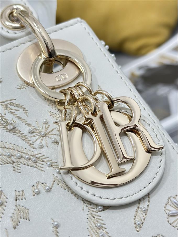 2025228Y1000P21185873