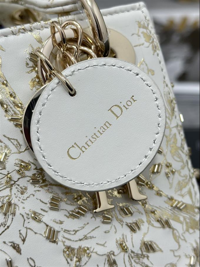 2025228Y1050P211854702