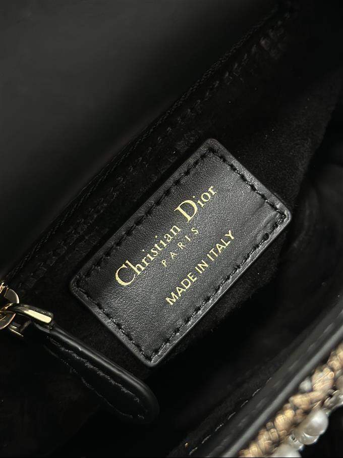 2025228Y1150P211858702