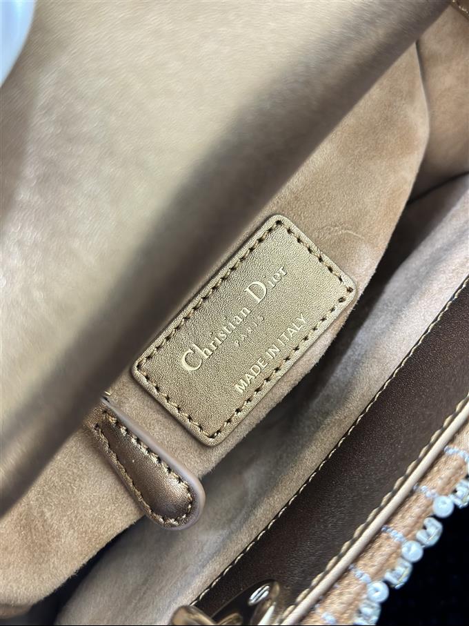 2025228Y1300P21185514