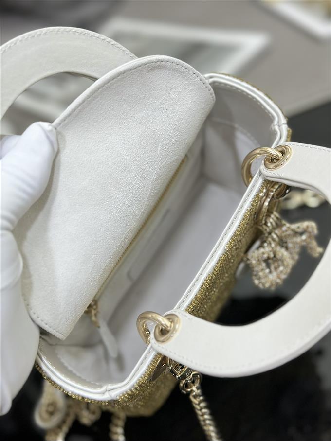 2025228Y1400P211855280