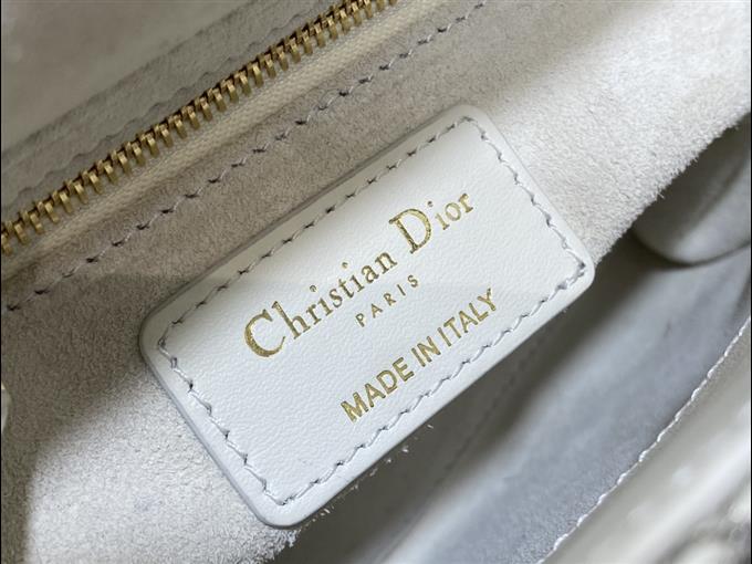 2025228Y1500P205548227