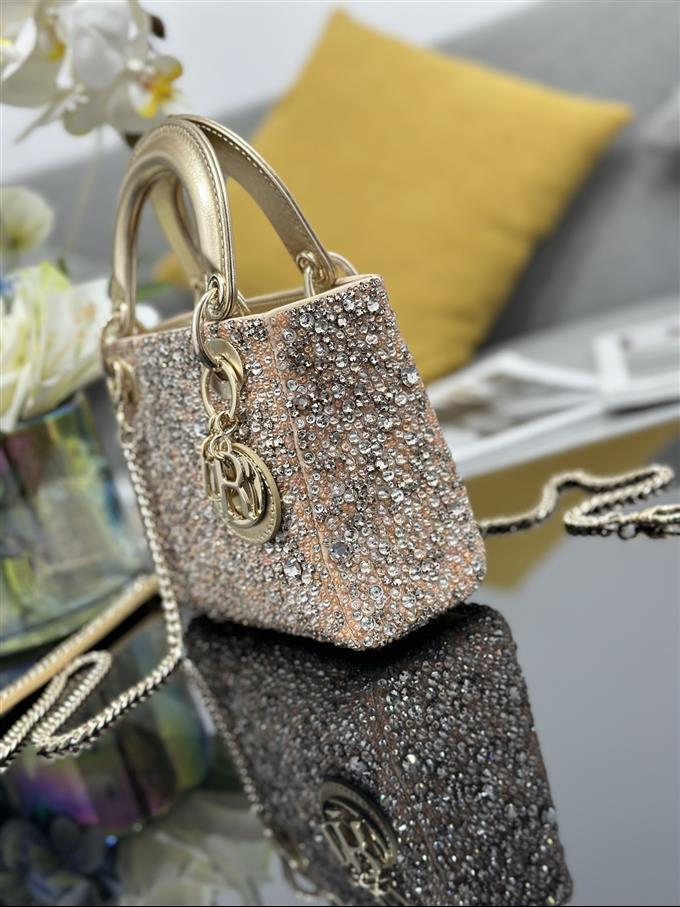 2025228Y1650P211855628