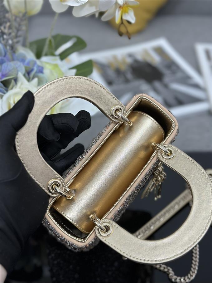 2025228Y1650P211855691